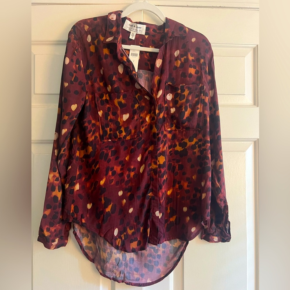 NWT Anthropologie Cloth & Stone Red Motif Button-down Shirt sz Small